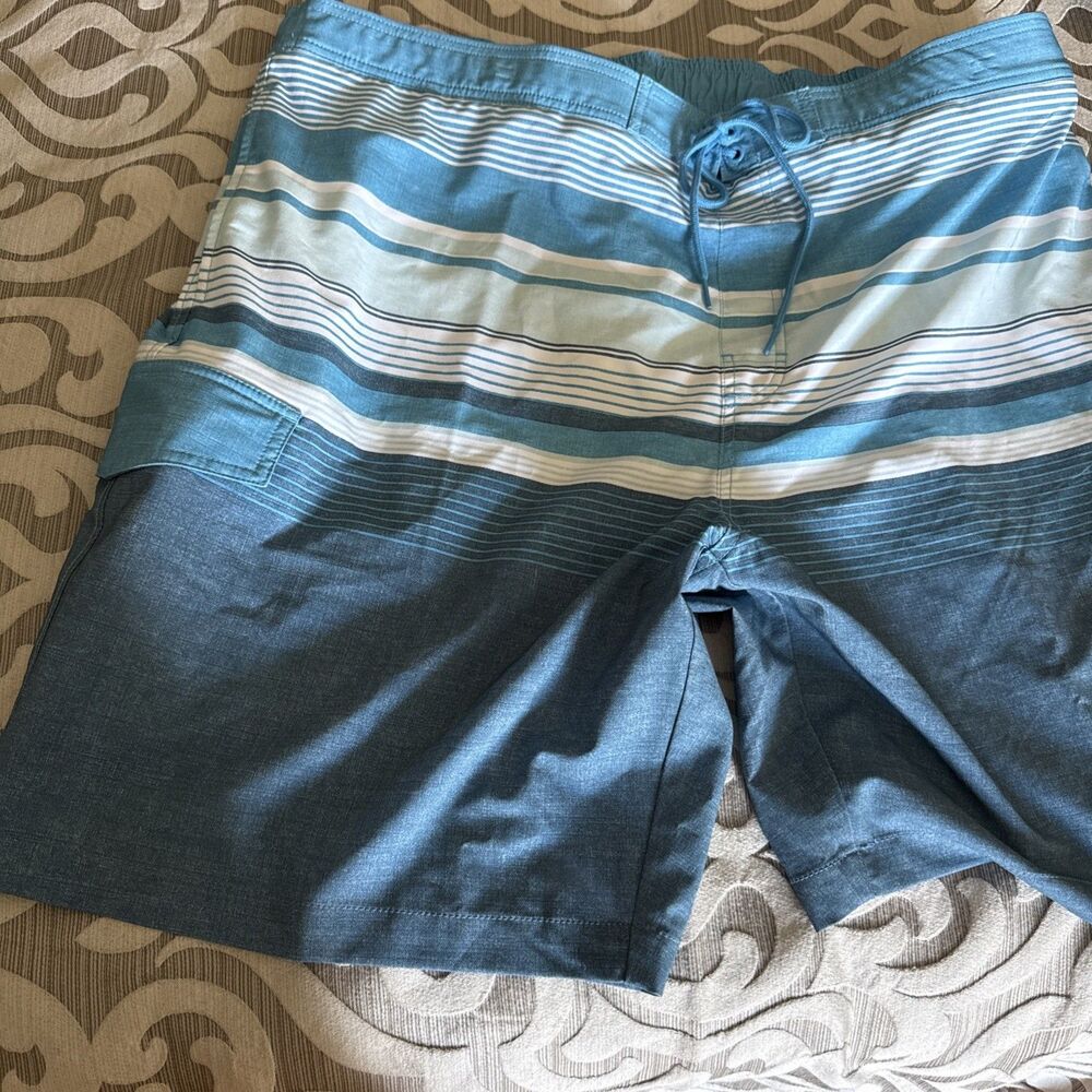 NWOT Men's Sonoma Swim Trunks XXL Blue And White Stripes